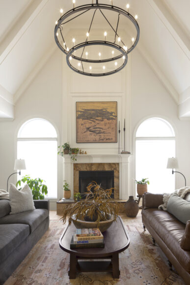 The hand-knotted, wool rug in the living room evokes the look of vintage Turkish textiles. This rug is part of the Jinsen collection from Jaipur Living and was sourced through Stone House Collective.